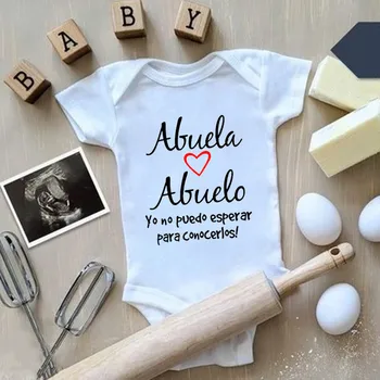 Abuela Abuelo Španielsky Baby Novorodenca Kombinézach Remienky Oznámenia Tehotenstva Odhaliť Starí Rodičia, Babka Dedo Prekvapenie Darček